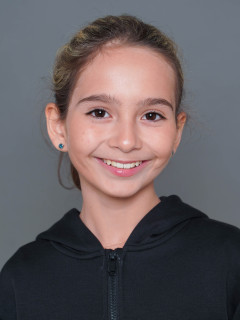 Арина Мельник